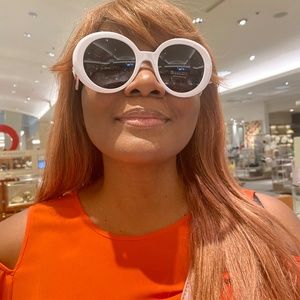 Meet your Posher, Adey